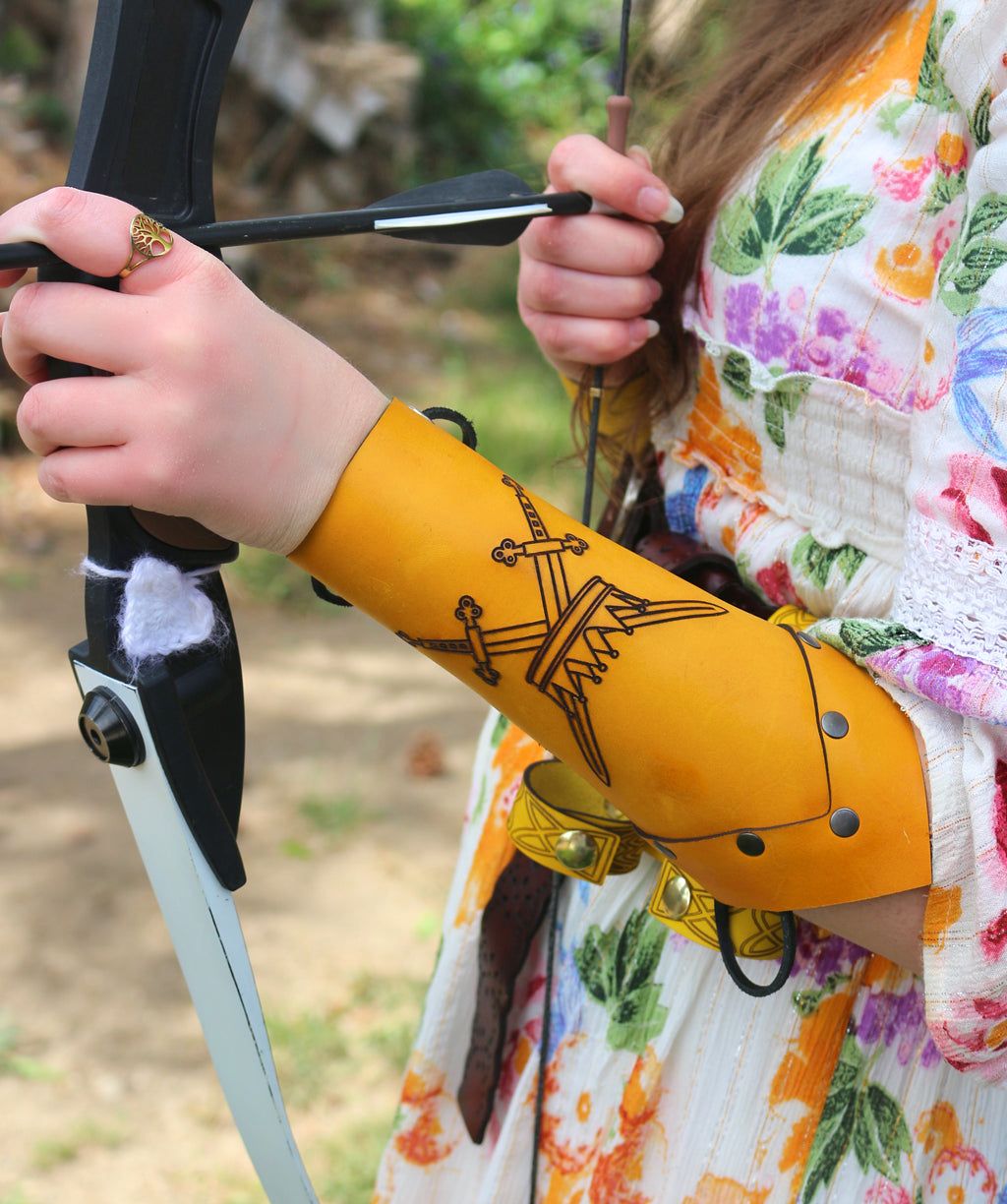 Fandom Bracers